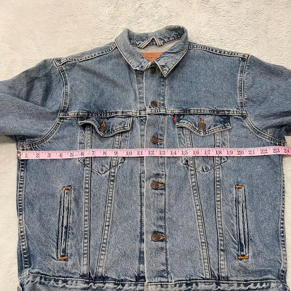 Levis excellent pre